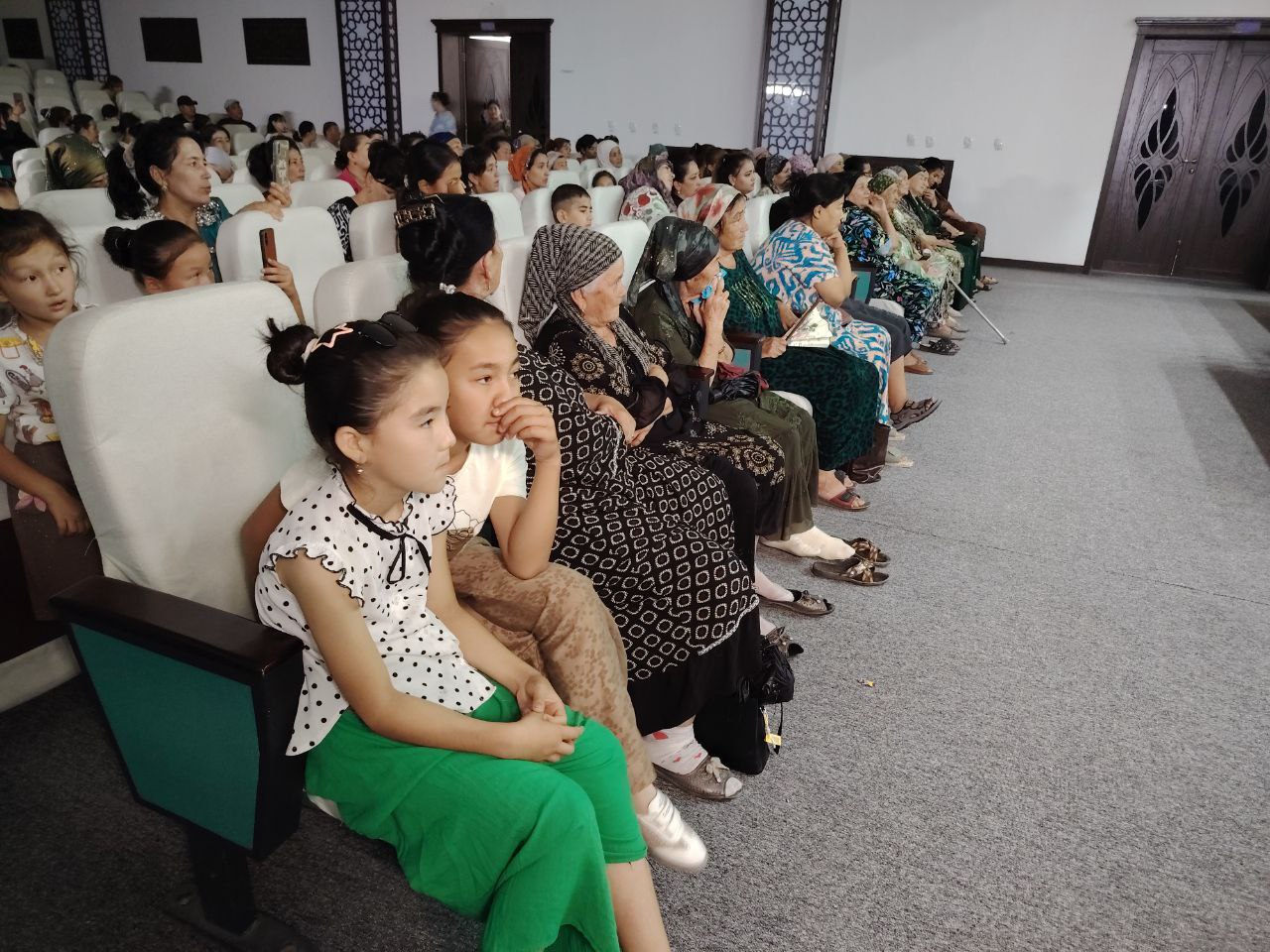 "Jamiyatning innovatsion taraqqiyotida axborot-kutubxona muassasalarining o'rni".