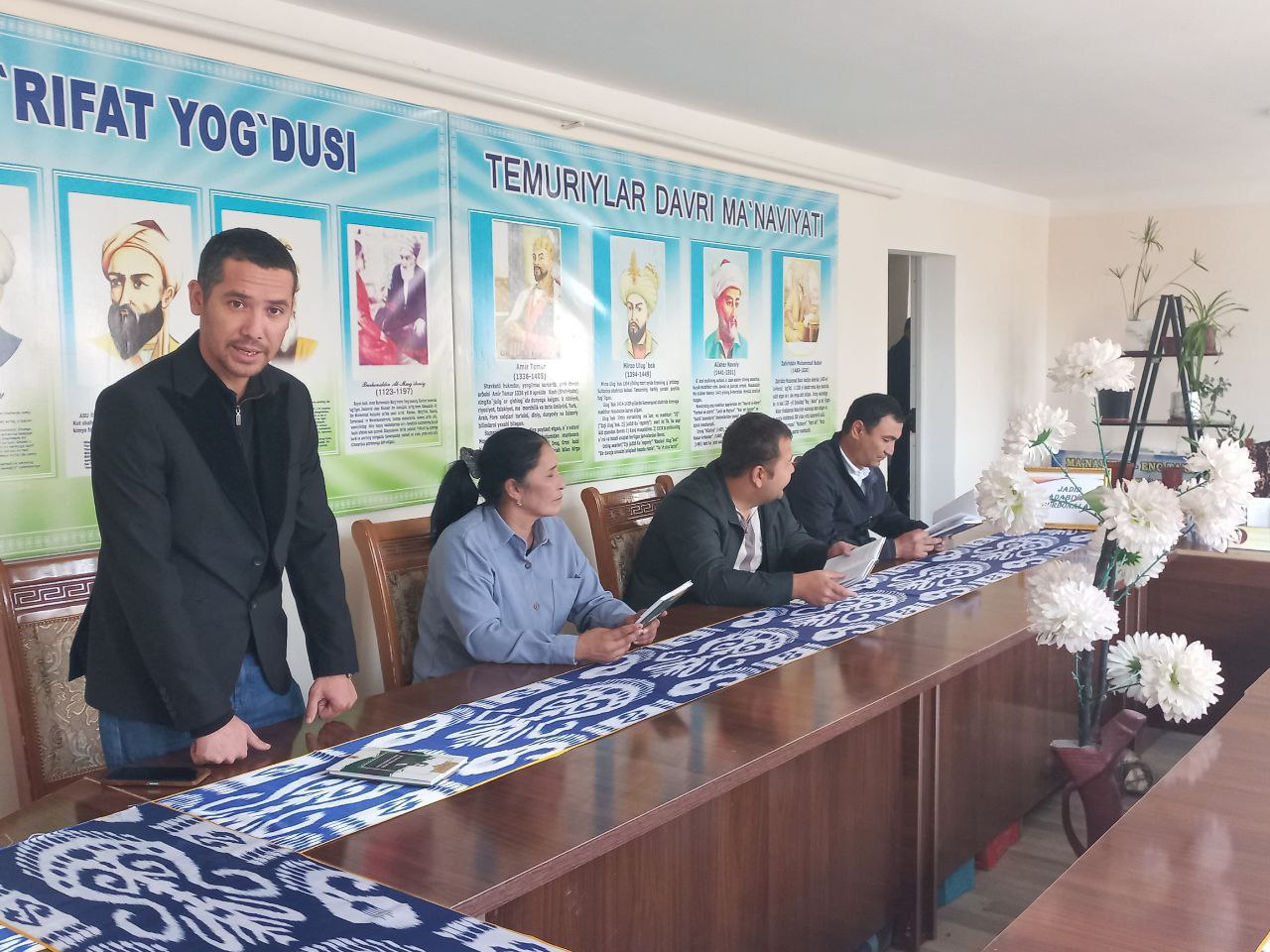 “Taraqqiyotning boshlang’ichi - maktabdir” nomli davra suhbati