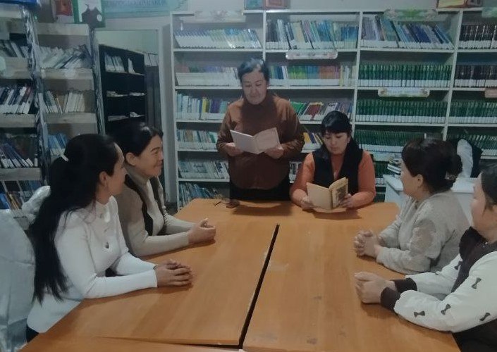 “Xotin-qizlarning ma’naviy-ma’rifiy saviyasini oshirish” haqida davra suhbati